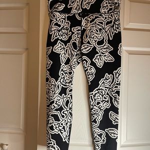 New Balance Women’s exercise leggings.